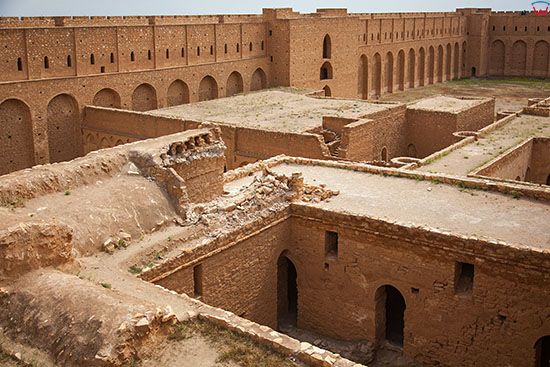 Irak, Al-Ukhaydir Castle, 19.03.2014r. Zabytkowy zamek na SW od Karbali.